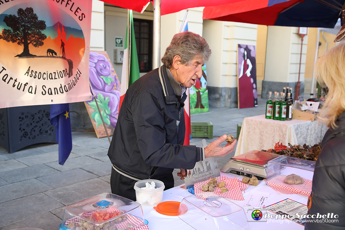 VBS_6215 - 10.ma Fiera Nazionale del Tartufo e Fiera dei Santi.jpg